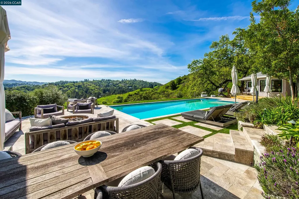 33 Deer Trail Lafayette CA 94549