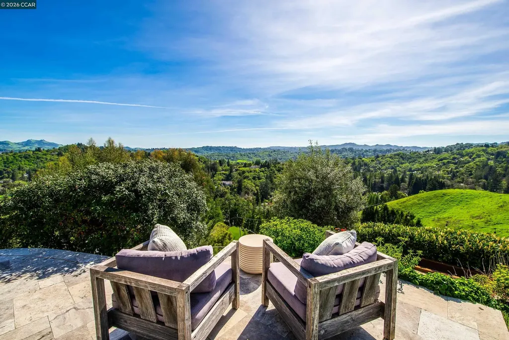 33 Deer Trail Lafayette CA 94549