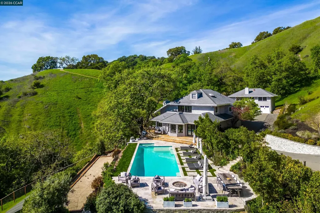 33 Deer Trail Lafayette CA 94549