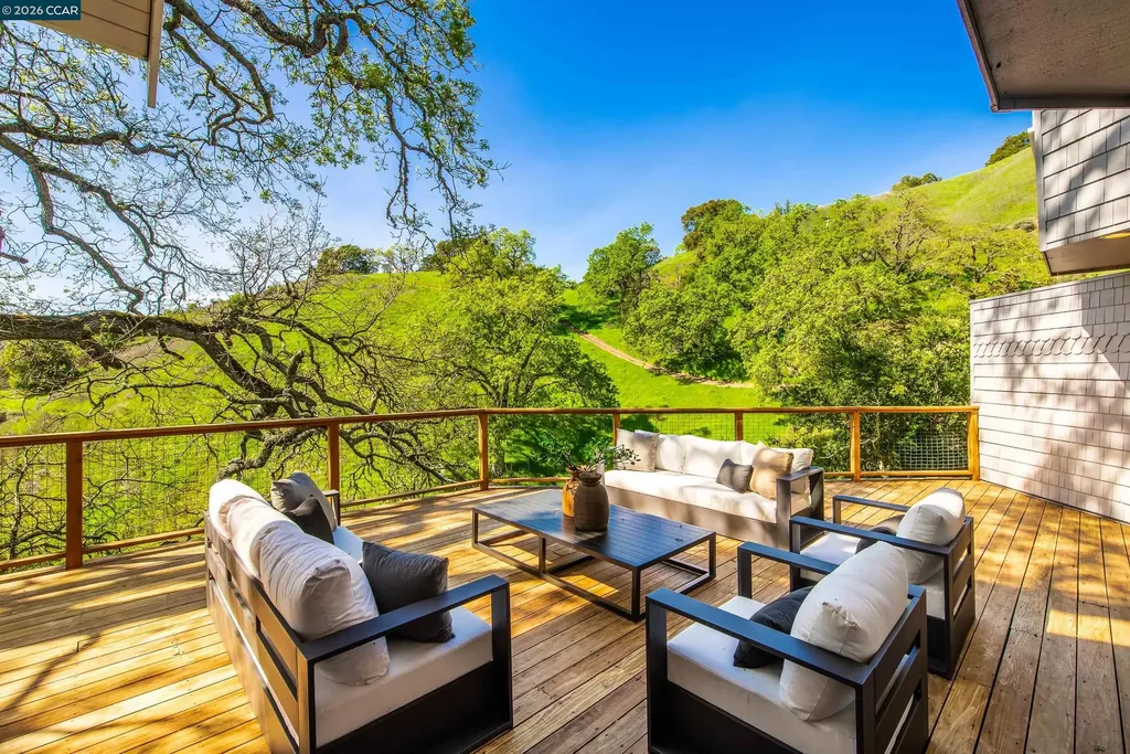 33 Deer Trail Lafayette CA 94549