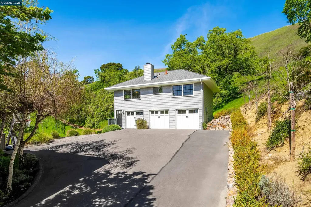 33 Deer Trail Lafayette CA 94549