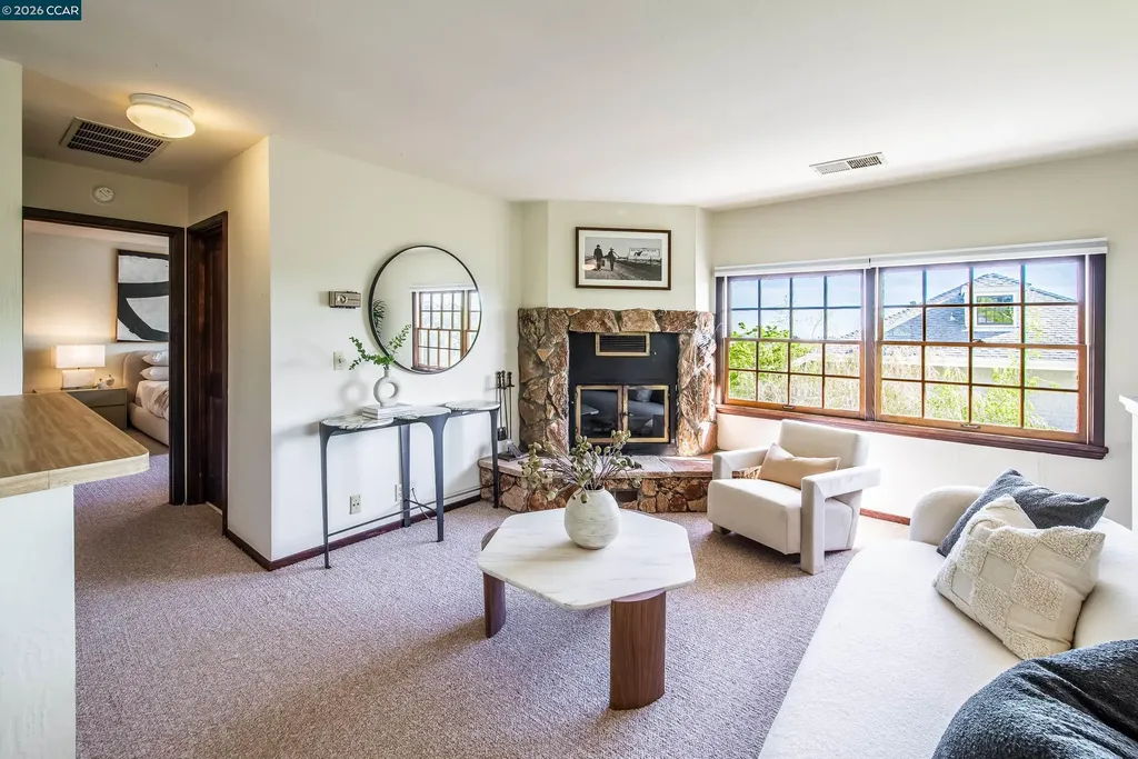 33 Deer Trail Lafayette CA 94549