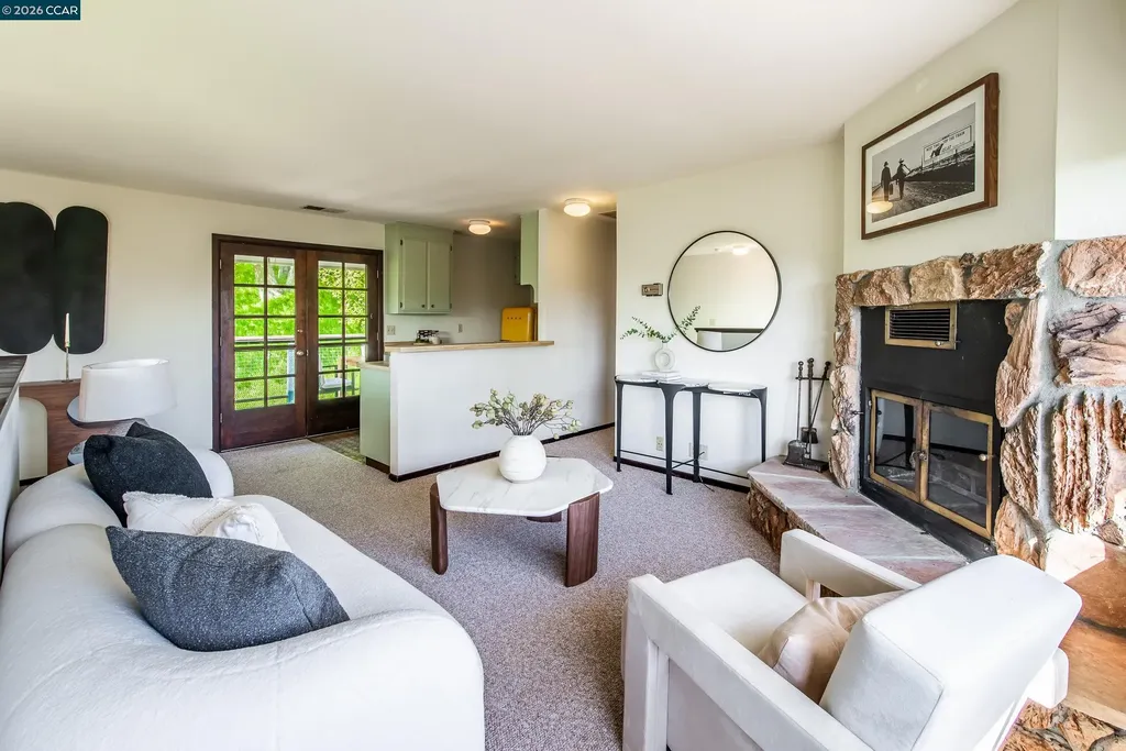 33 Deer Trail Lafayette CA 94549