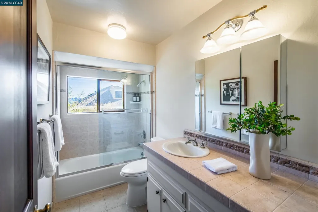 33 Deer Trail Lafayette CA 94549