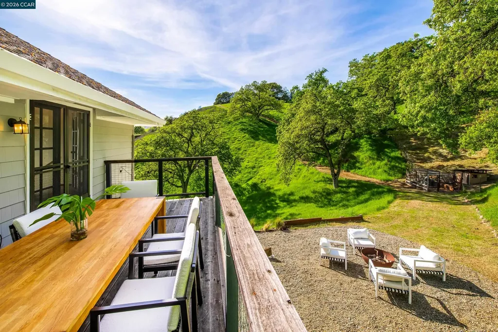 33 Deer Trail Lafayette CA 94549