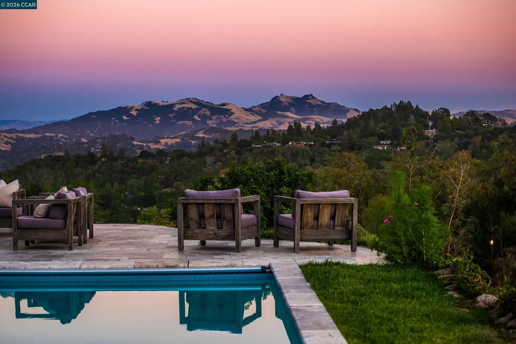 33 Deer Trail Lafayette CA 94549