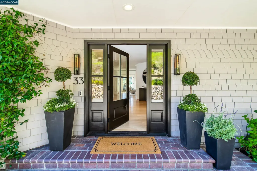 33 Deer Trail Lafayette CA 94549