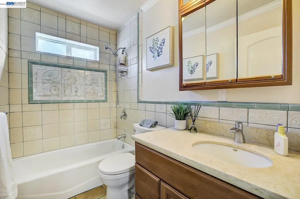 2635 10th Street Oakland CA 94601