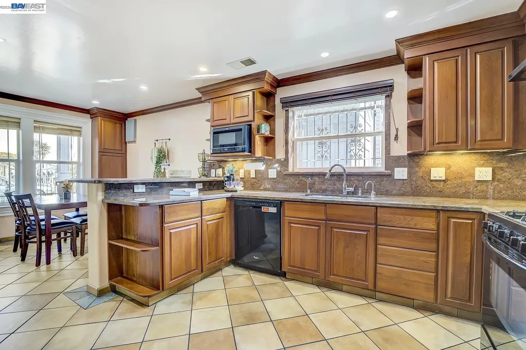 2635 10th Street Oakland CA 94601