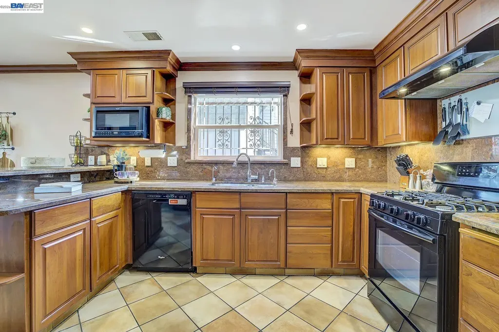 2635 10th Street Oakland CA 94601