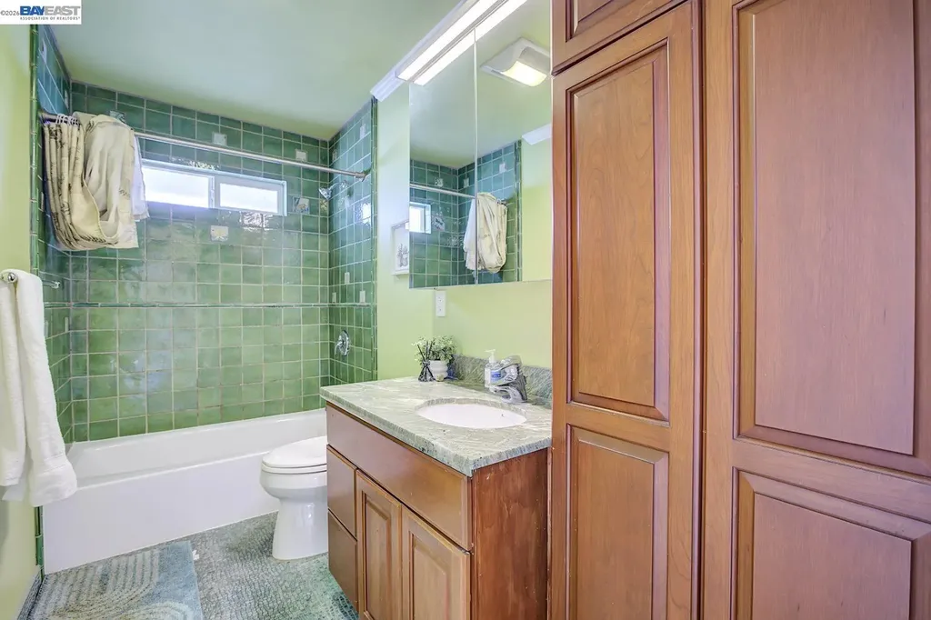 2635 10th Street Oakland CA 94601