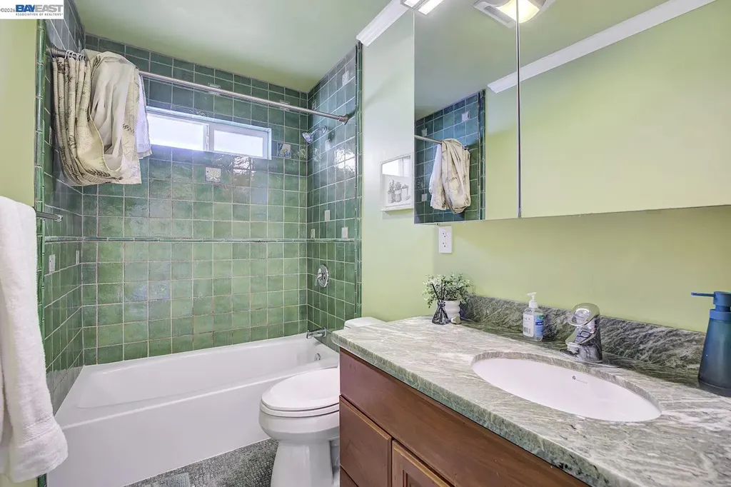 2635 10th Street Oakland CA 94601