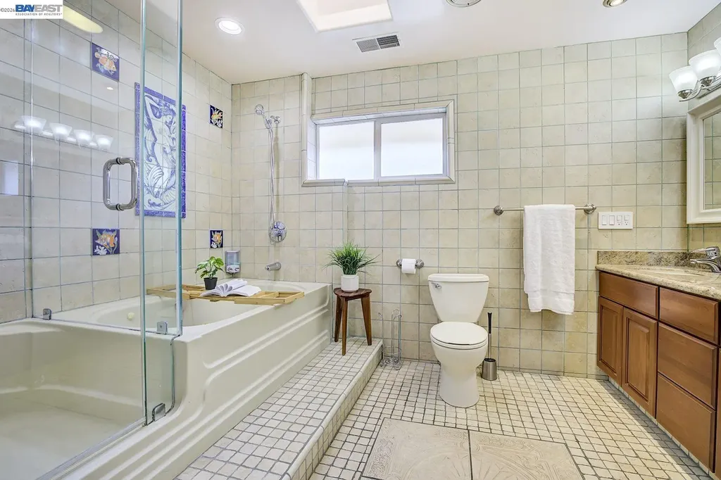 2635 10th Street Oakland CA 94601