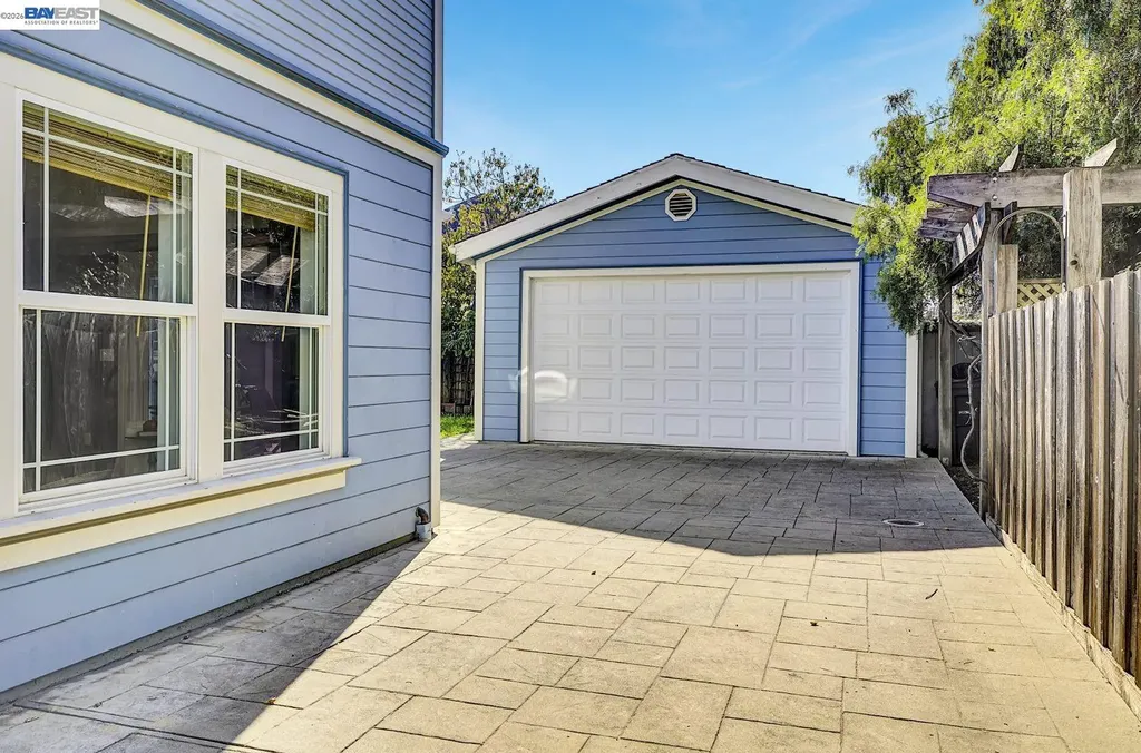 2635 10th Street Oakland CA 94601