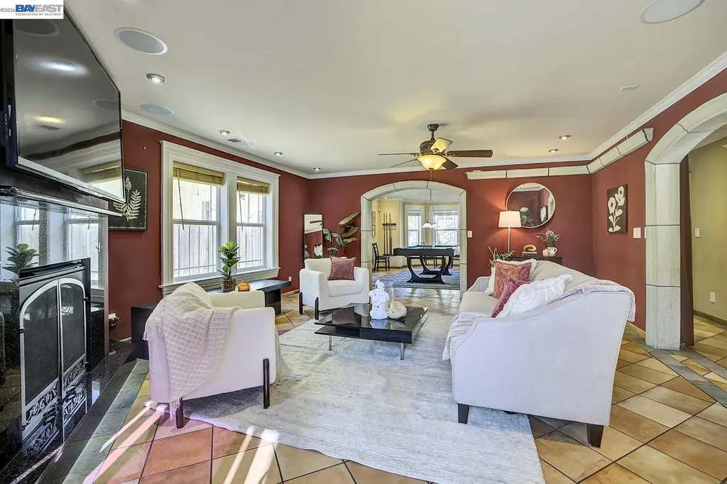 2635 10th Street Oakland CA 94601