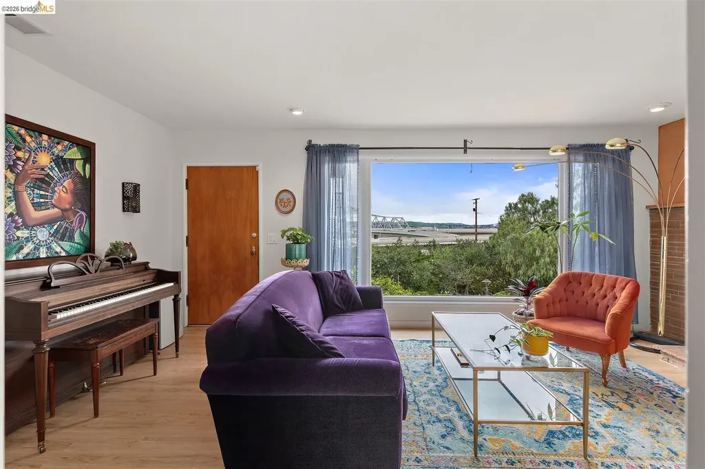 1799 Pomona Street Crockett CA 94525