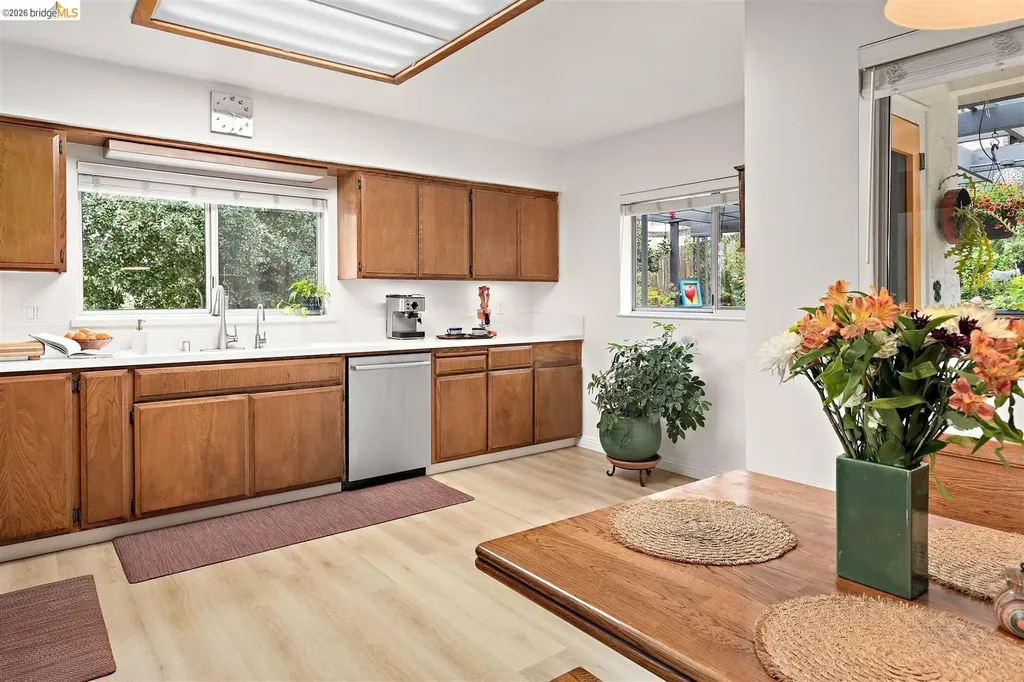 1799 Pomona Street Crockett CA 94525