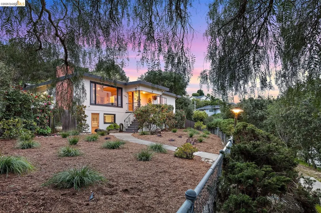 1799 Pomona Street Crockett CA 94525