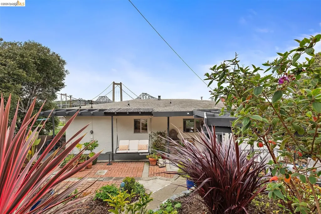 1799 Pomona Street Crockett CA 94525