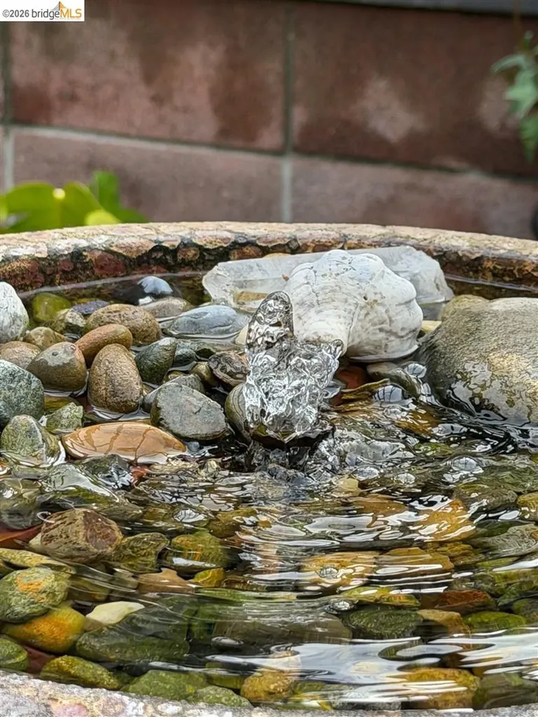 1799 Pomona Street Crockett CA 94525