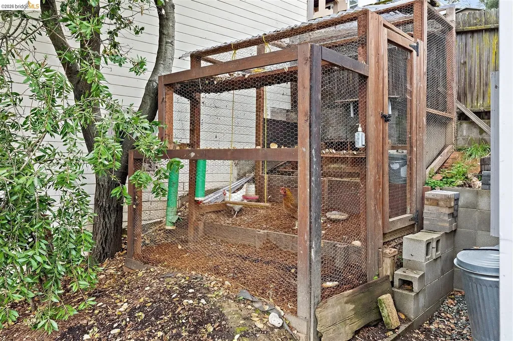 1799 Pomona Street Crockett CA 94525