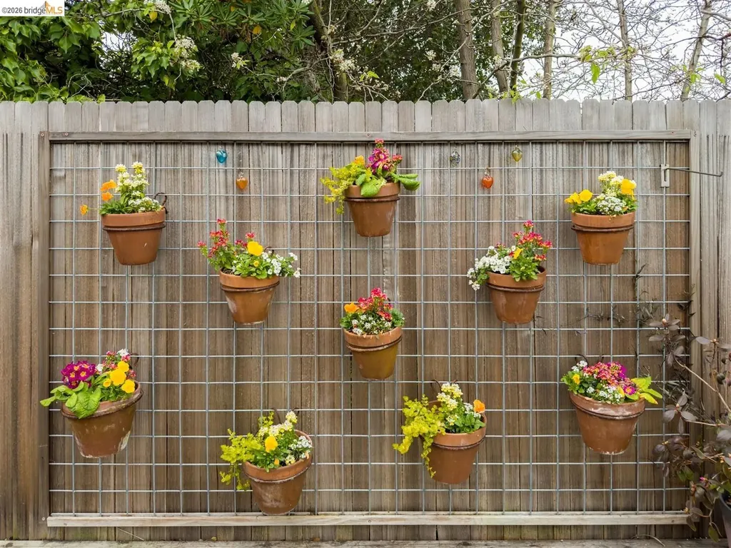 1799 Pomona Street Crockett CA 94525