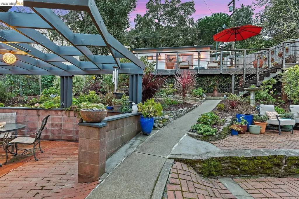 1799 Pomona Street Crockett CA 94525