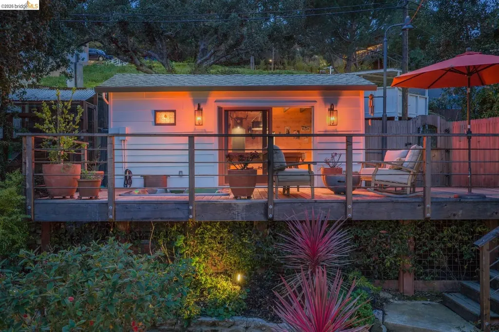 1799 Pomona Street Crockett CA 94525