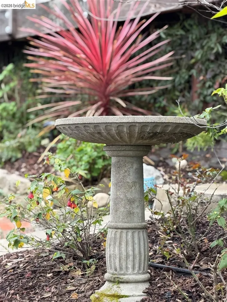 1799 Pomona Street Crockett CA 94525