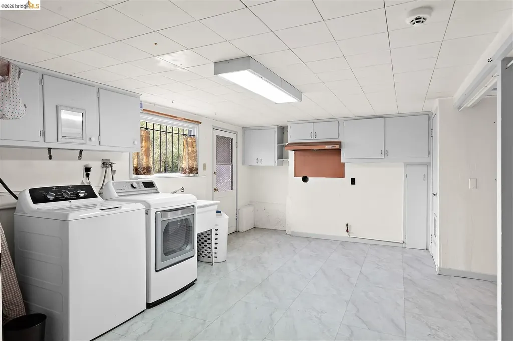 1799 Pomona Street Crockett CA 94525