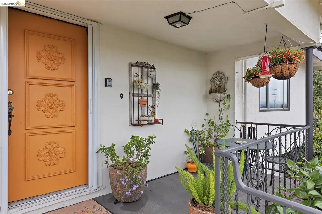 1799 Pomona Street Crockett CA 94525