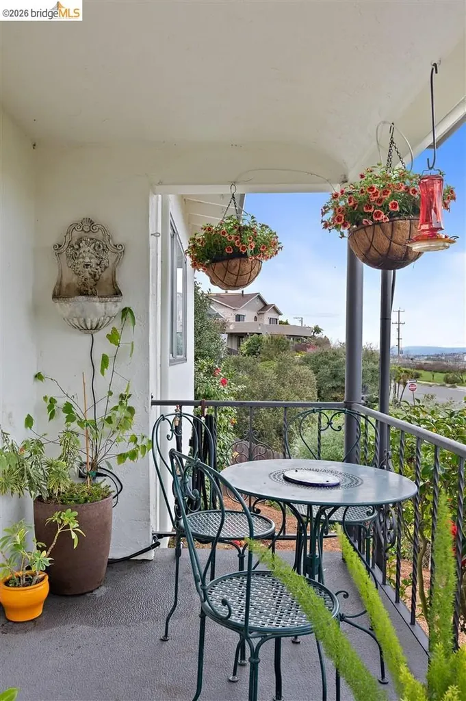 1799 Pomona Street Crockett CA 94525