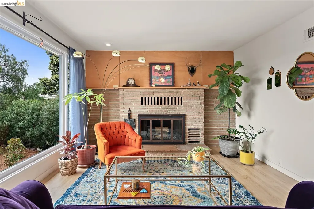 1799 Pomona Street Crockett CA 94525