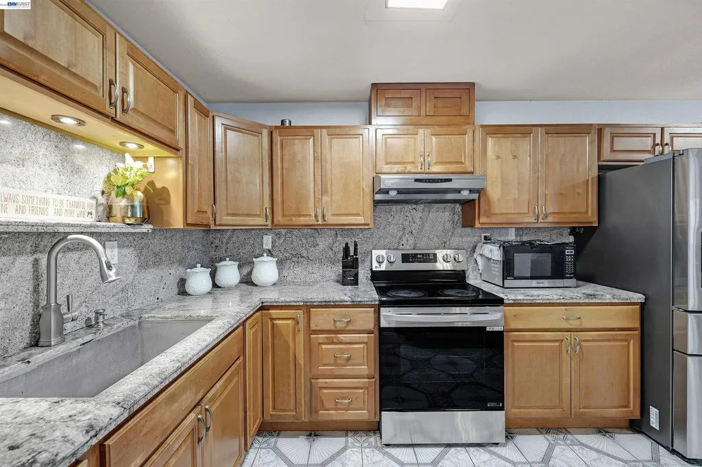 1615 85th Avenue Oakland CA 94621