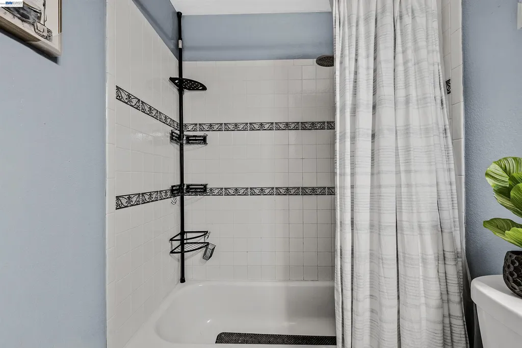 1615 85th Avenue Oakland CA 94621