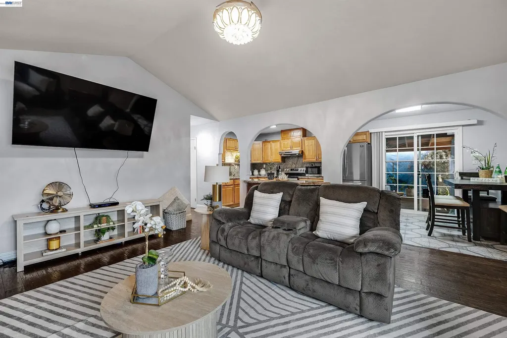 1615 85th Avenue Oakland CA 94621
