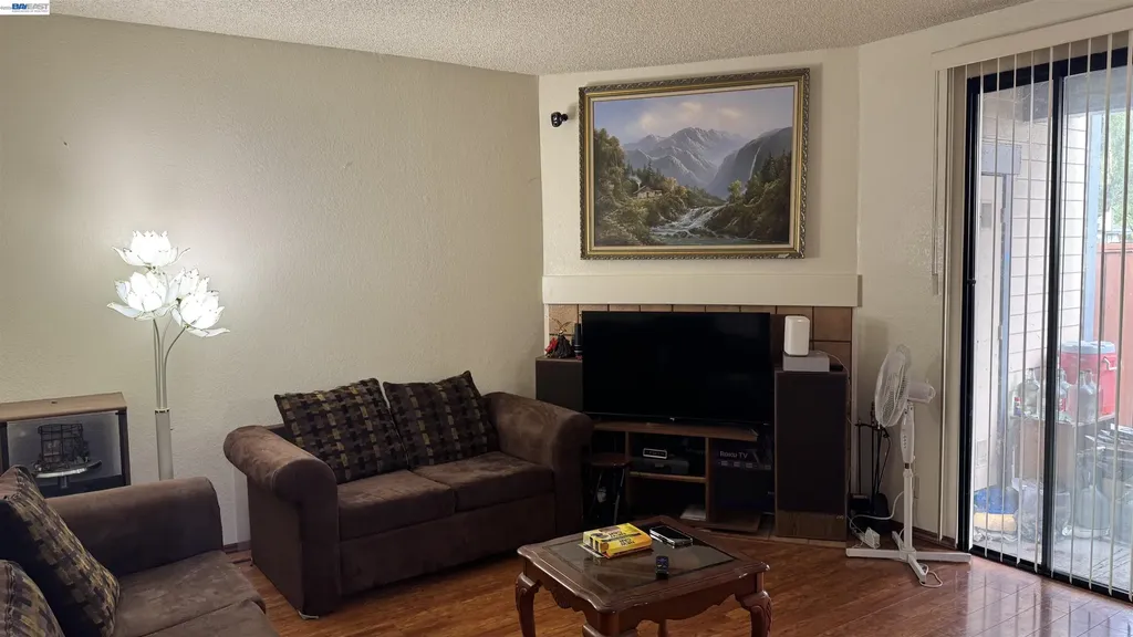 6043 Joaquin Murieta Avenue Newark CA 94560