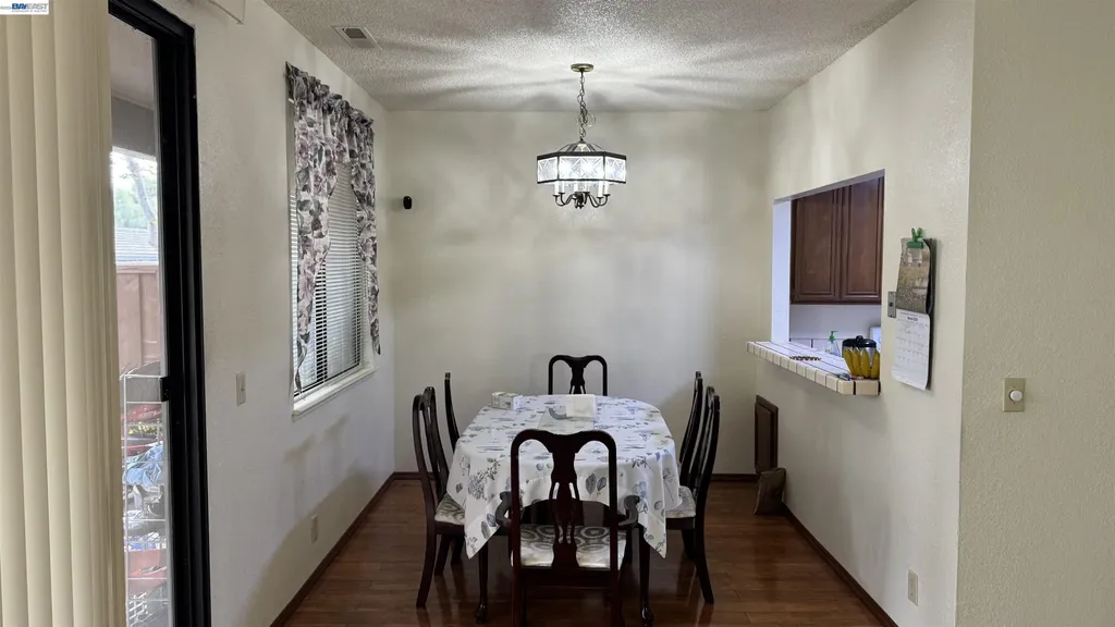 6043 Joaquin Murieta Avenue Newark CA 94560