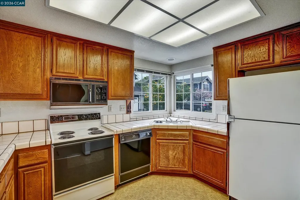 1286 Clarke Lane Alameda CA 94502