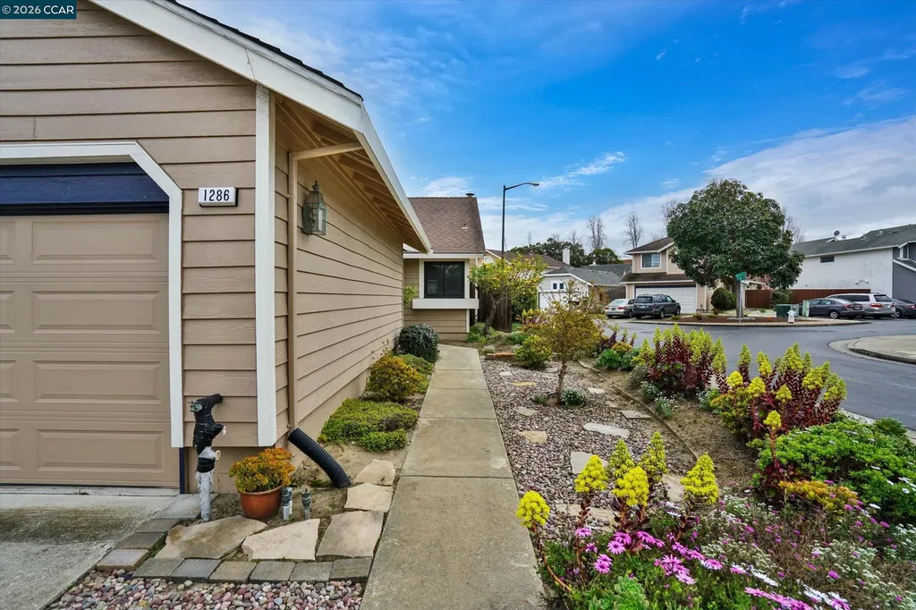 1286 Clarke Lane Alameda CA 94502