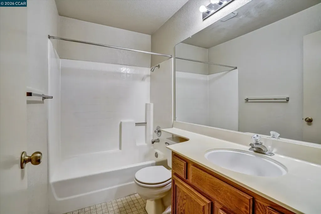 1286 Clarke Lane Alameda CA 94502