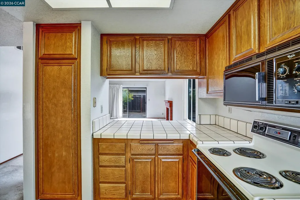 1286 Clarke Lane Alameda CA 94502