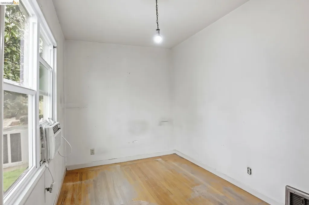 4445 Tompkins Avenue Oakland CA 94619