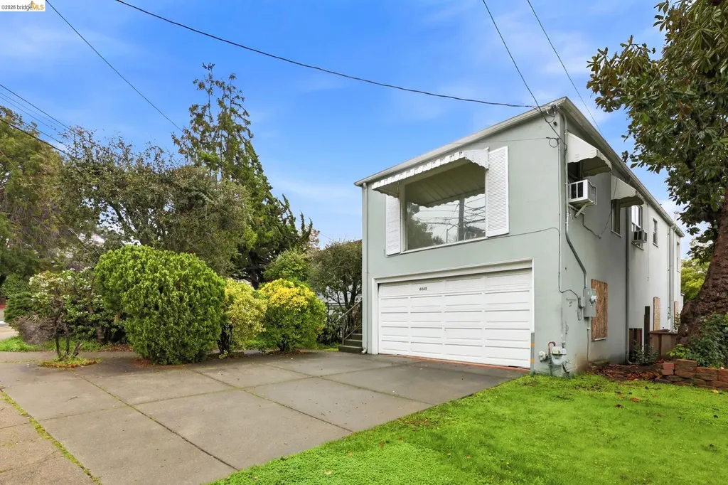 4445 Tompkins Avenue Oakland CA 94619