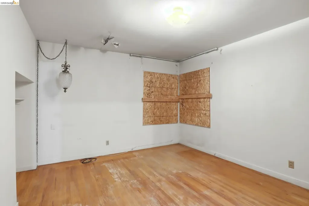 4445 Tompkins Avenue Oakland CA 94619