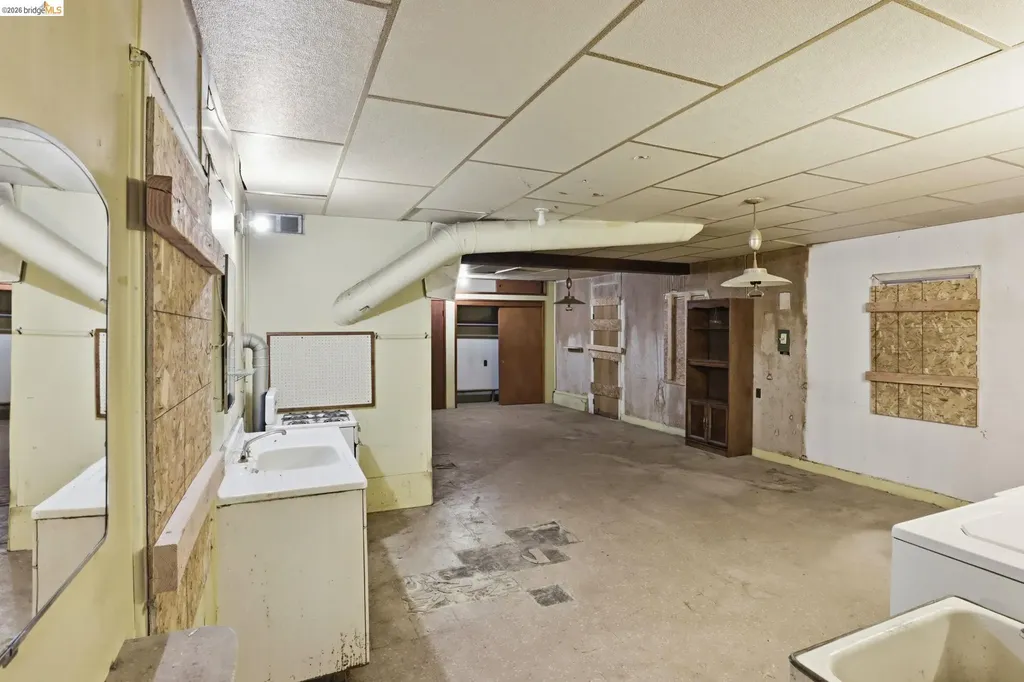 4445 Tompkins Avenue Oakland CA 94619