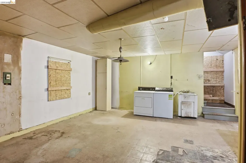 4445 Tompkins Avenue Oakland CA 94619