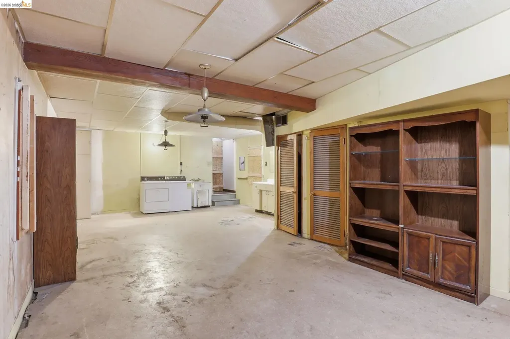 4445 Tompkins Avenue Oakland CA 94619