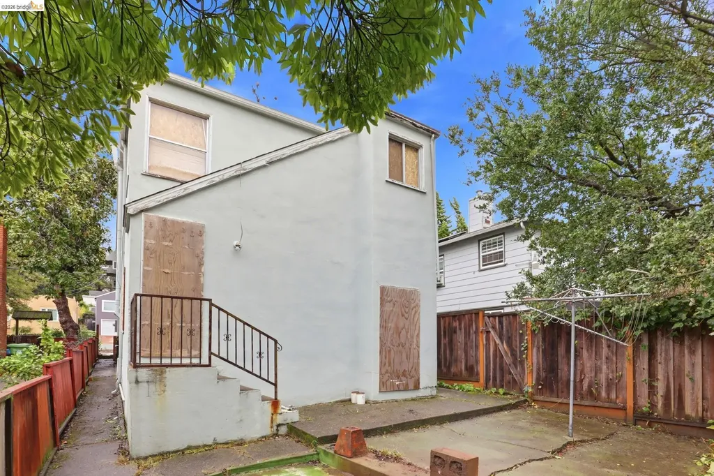 4445 Tompkins Avenue Oakland CA 94619