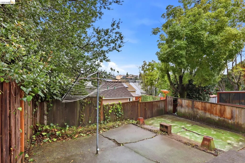 4445 Tompkins Avenue Oakland CA 94619